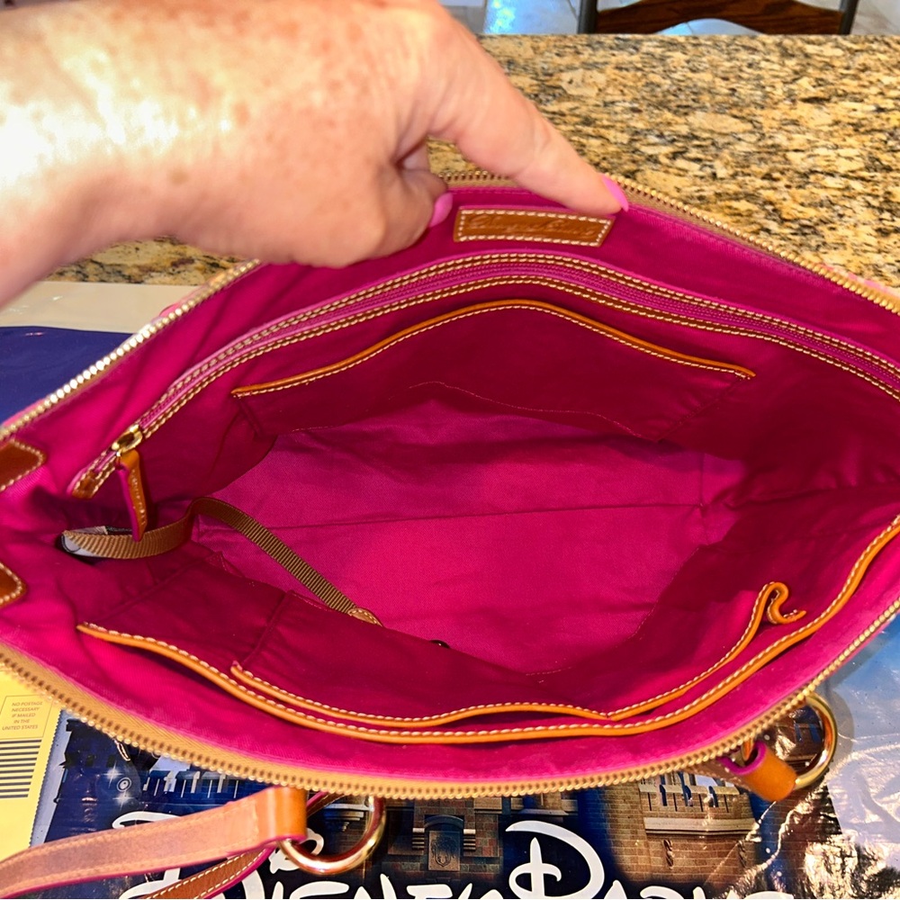 Dooney & Bourke Disney Aristocats Tote - Picture 10 of 13